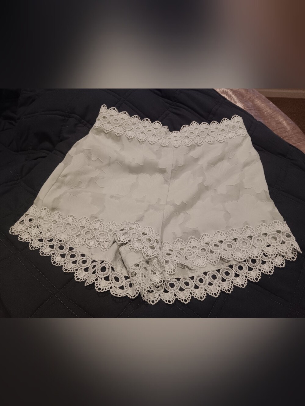 Francesca's Collections Lace-Trim High Waist Women's Shorts